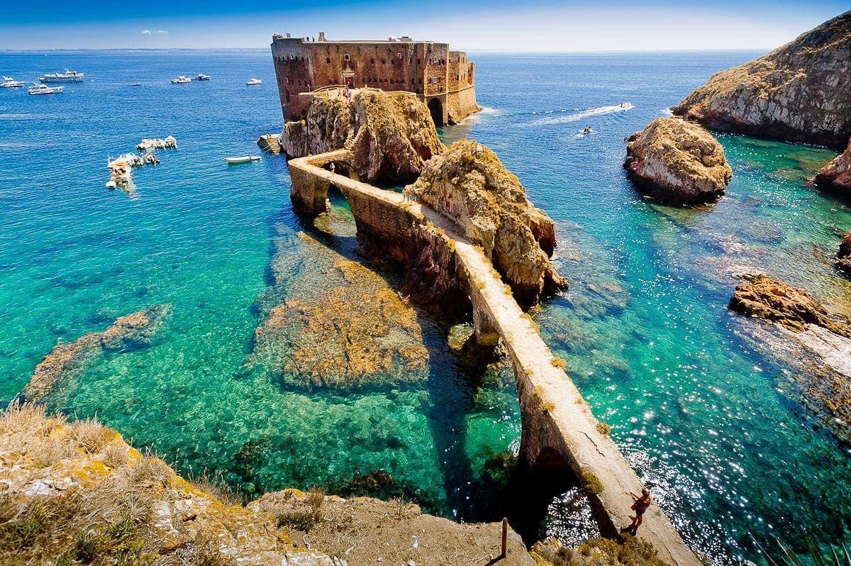 Round trip to Peniche, Berlengas - Ferry tickets not included
